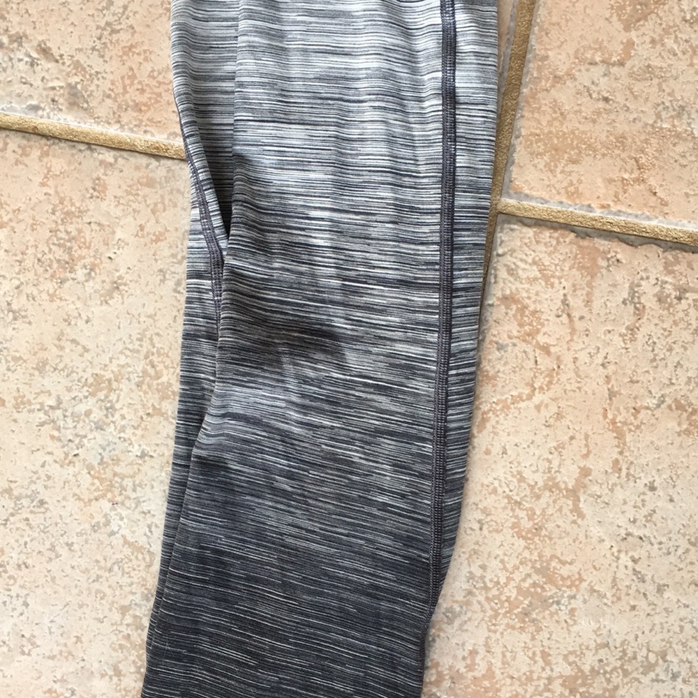 Black and white lululemon leggings, size 4. - Picture 4 of 4